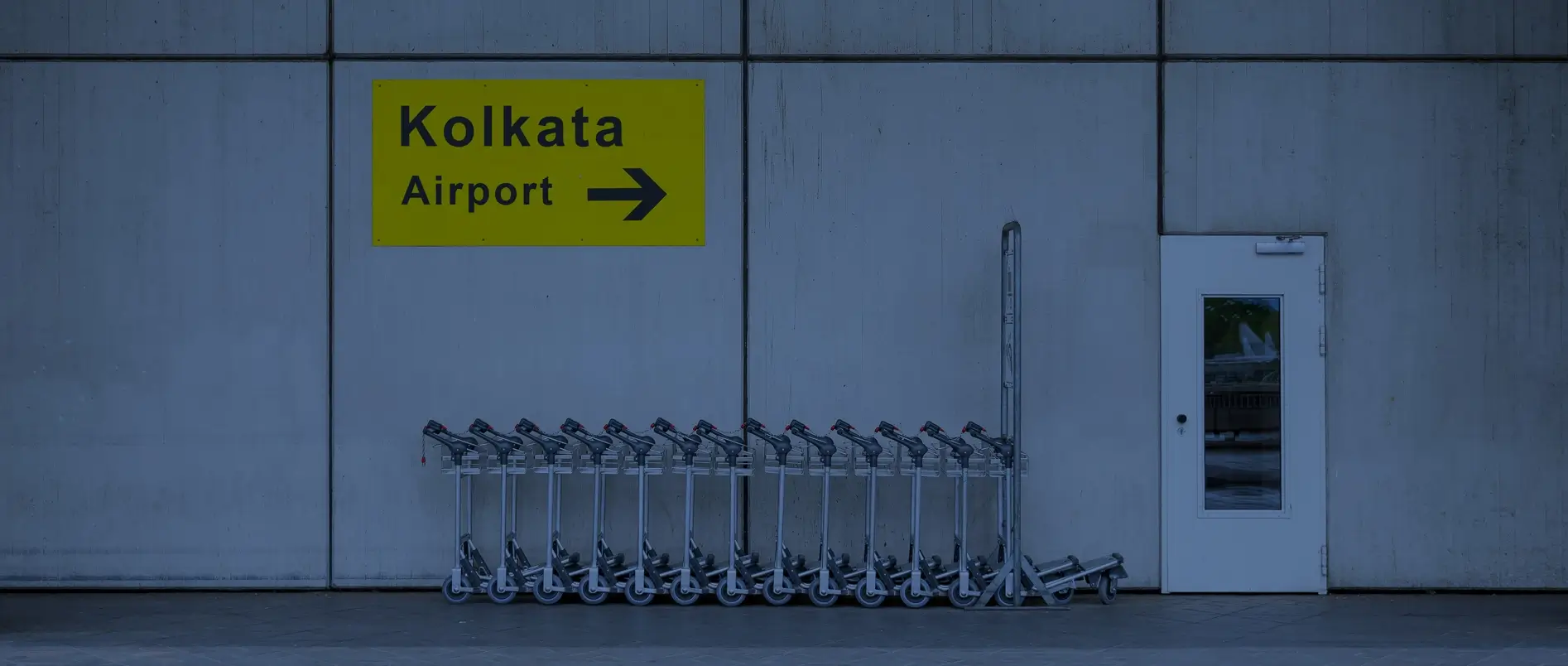 <span style="color:#EFE625">Kolkata </span>Airport Trolleys